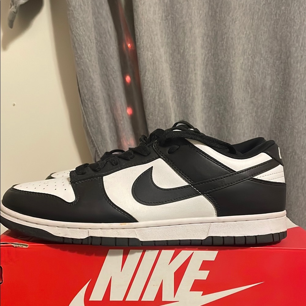 Nike Men's Panda Dunks (size 10.5)